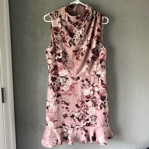 Sleeveless floral Dress